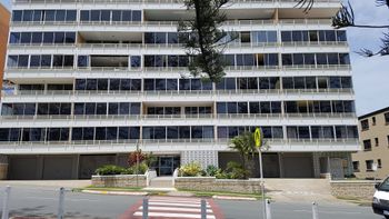Point Break 2 Bedroom Apartment - Surfers Paradise Gold Coast 3