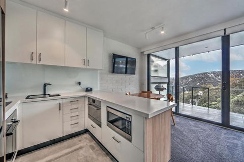 Snow Ski Apartments 23 - Surfers Paradise Gold Coast 2