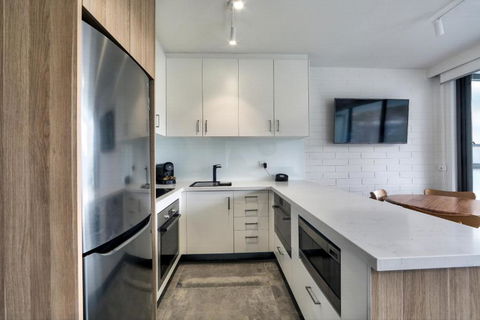 Snow Ski Apartments 23 - Surfers Paradise Gold Coast 4