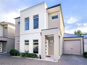 Modern Seaside Sanctuary - Surfers Paradise Gold Coast 0