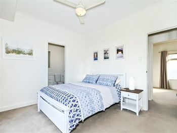 Modern Seaside Sanctuary - Surfers Paradise Gold Coast 1