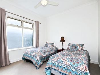 Modern Seaside Sanctuary - Surfers Paradise Gold Coast 5