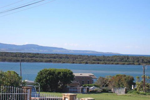 Water View House At Orient Point - Surfers Paradise Gold Coast 2