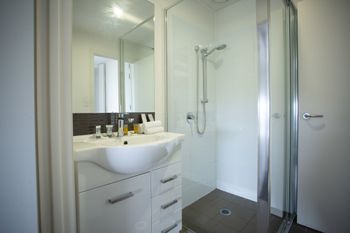 Watt Street 1 BR Apartment W Ocean Views - Surfers Paradise Gold Coast 1