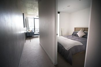 Spacious Apartment Close To Melbourne CBD - Surfers Paradise Gold Coast 2