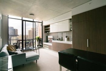 Spacious Apartment Close To Melbourne CBD - Surfers Paradise Gold Coast 6