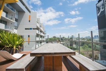Spacious Apartment Close To Melbourne CBD - Surfers Paradise Gold Coast 4