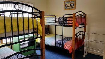 Redrocks Retreat - Surfers Paradise Gold Coast 4