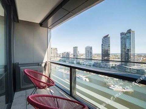 WaterFront Apartment - Surfers Paradise Gold Coast 1