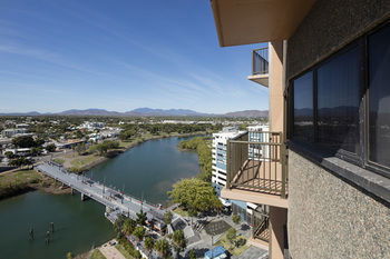 Holiday Inn Townsville - Surfers Paradise Gold Coast 3