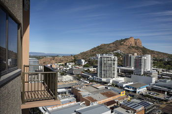 Holiday Inn Townsville - Surfers Paradise Gold Coast 6