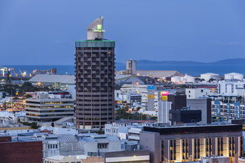 Holiday Inn Townsville - Surfers Paradise Gold Coast 4