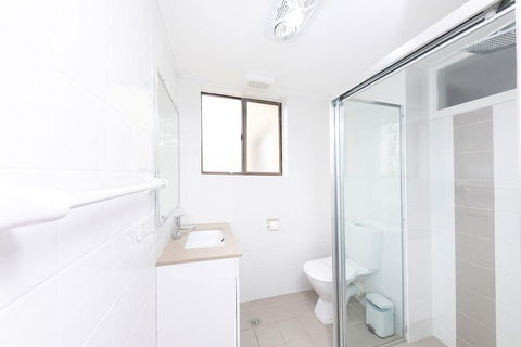 Hibiscus Court Unit 4 - Surfers Paradise Gold Coast 2