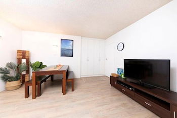Hibiscus Court Unit 4 - Surfers Paradise Gold Coast 3