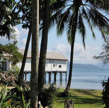 Port Douglas On Macrossan - Surfers Paradise Gold Coast 2