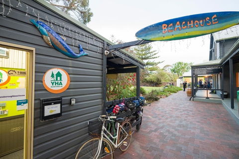 Dunsborough Beachouse YHA Backpackers - Surfers Paradise Gold Coast 4