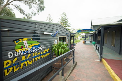 Dunsborough Beachouse YHA Backpackers - Surfers Paradise Gold Coast 6
