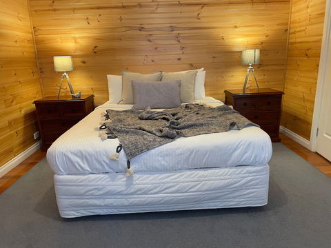 Dunes - Elegant Beach Villa With Huge Swim Spa - Surfers Paradise Gold Coast 3