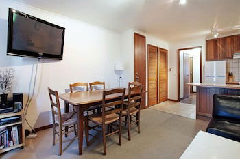 Lawlers 20 - Surfers Paradise Gold Coast 1