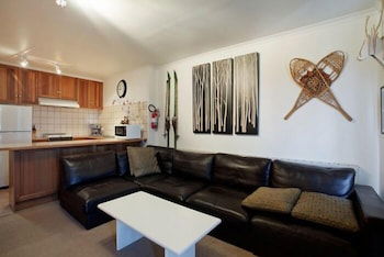 Lawlers 20 - Surfers Paradise Gold Coast 2