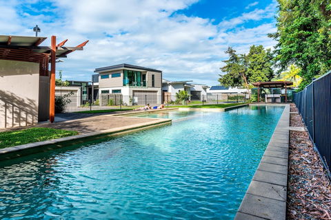 Blue Lagoon Villa B - Surfers Paradise Gold Coast 3