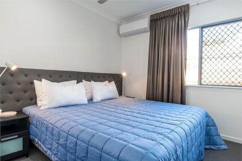 Blue Lagoon Villa B - Surfers Paradise Gold Coast 6