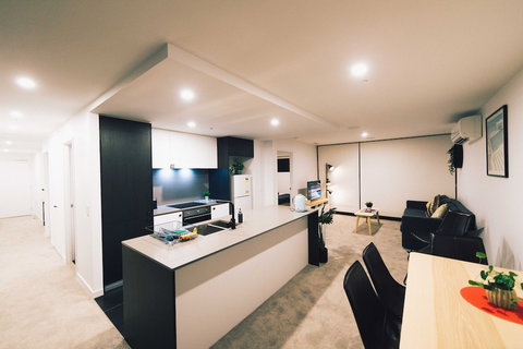 MidNight Apartment - Surfers Paradise Gold Coast 2