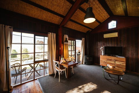 Seclusions Blue Mountains - Surfers Paradise Gold Coast 5