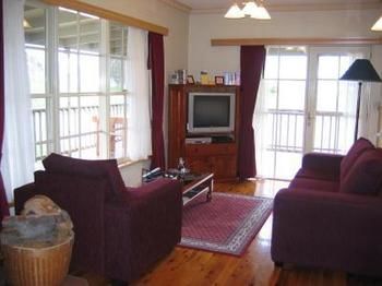 Buttercup Cottage & Private Apartment - Surfers Paradise Gold Coast 5