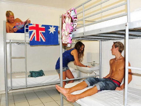 Flying Monkey Backpackers - Surfers Paradise Gold Coast 0