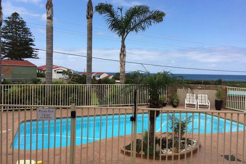 Captain's Quarters - Surfers Paradise Gold Coast 1