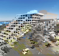 Burgess  Kings Beach Apartments - Surfers Paradise Gold Coast
