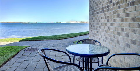 Limani Port Lincoln - Surfers Paradise Gold Coast 4