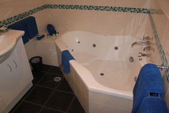 Lorne Bush House Cottages & Eco Retreats - Surfers Paradise Gold Coast 3