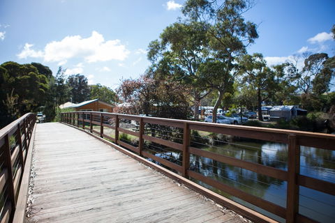 Lorne Foreshore Caravan Park - Surfers Paradise Gold Coast 6