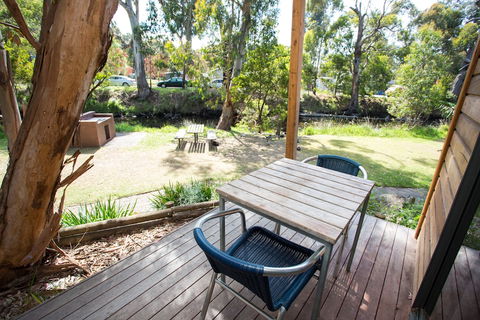 Lorne Foreshore Caravan Park - Surfers Paradise Gold Coast 2