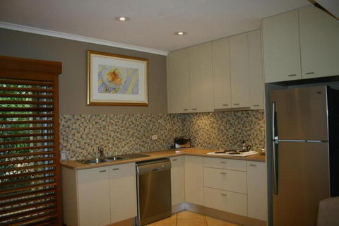 Noosa Terrace & Belmondos Waterfront Resort - Surfers Paradise Gold Coast 5