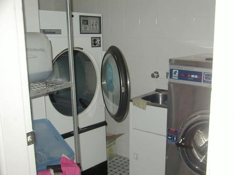 Sinclairs City Hostel - Surfers Paradise Gold Coast 2