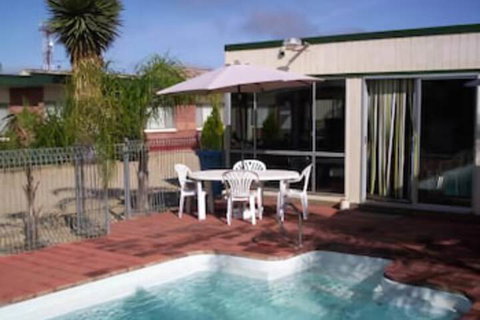 Corowa Motor Inn - Surfers Paradise Gold Coast 7