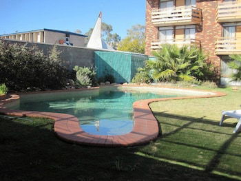 Desert Rose Inn Alice Springs - Surfers Paradise Gold Coast 2