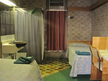 Desert Rose Inn Alice Springs - Surfers Paradise Gold Coast 6