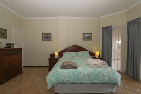 The Good Life B & B - Surfers Paradise Gold Coast 2