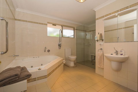 The Good Life B & B - Surfers Paradise Gold Coast 5