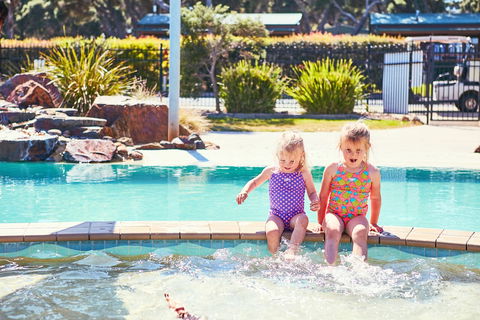 Anglesea Family Caravan Park - Surfers Paradise Gold Coast 2