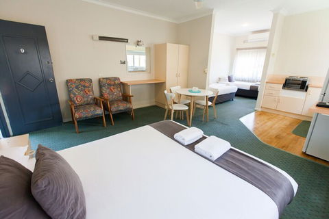 Jasmine Lodge Motel - Surfers Paradise Gold Coast 3