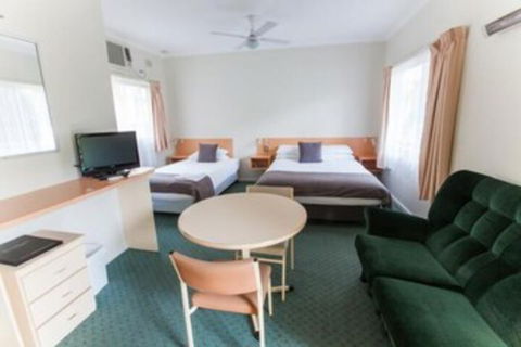 Jasmine Lodge Motel - Surfers Paradise Gold Coast 4