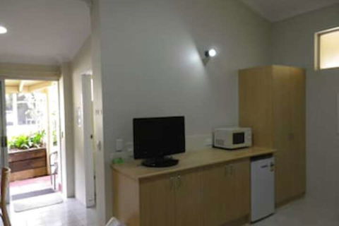 Ocean Shores Motel - Surfers Paradise Gold Coast 6