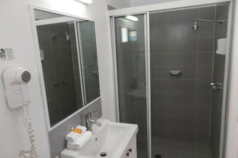 Ocean Shores Motel - Surfers Paradise Gold Coast 4