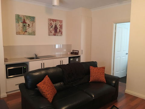 Hahndorf Oak Tree Cottages - Surfers Paradise Gold Coast 0