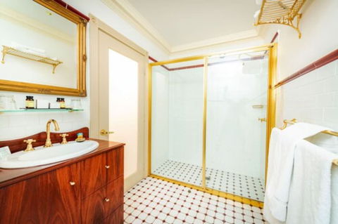 Cobb & Co Court Boutique Hotel - Surfers Paradise Gold Coast 6